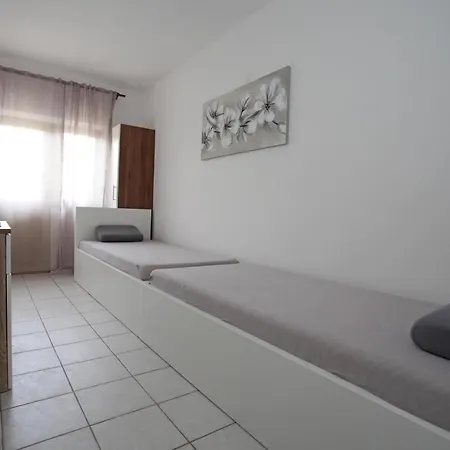 Zeljko Apartamento Pag Town